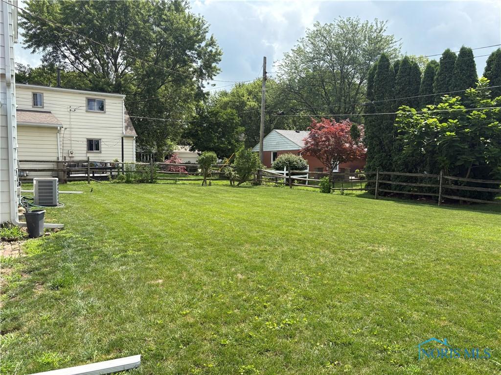 813 Hamilton Ct, Bowling Green, OH 43402 - photo 4