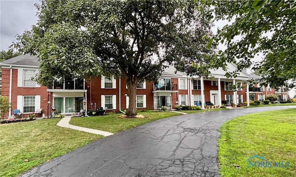 425 W Ridge Dr Unit U5, Fostoria, OH 44830 - photo 1