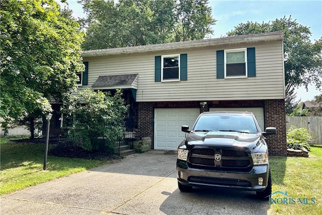 156 Partridge Ln, Perrysburg, OH 43551 - photo 1