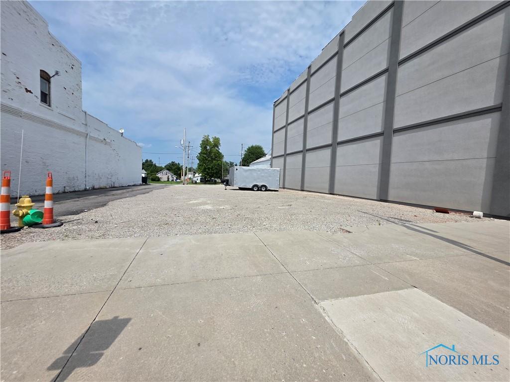 125 E Main St, Leipsic, OH 45856 - photo 1