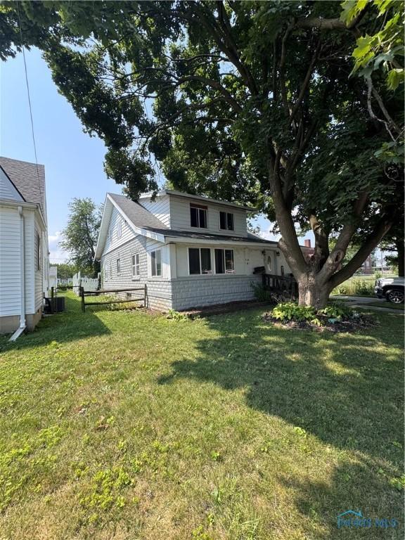 202 E Union St, Walbridge, OH 43465 - photo 2