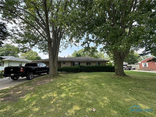 640 Quigley St, Holland, OH 43528 - photo 1