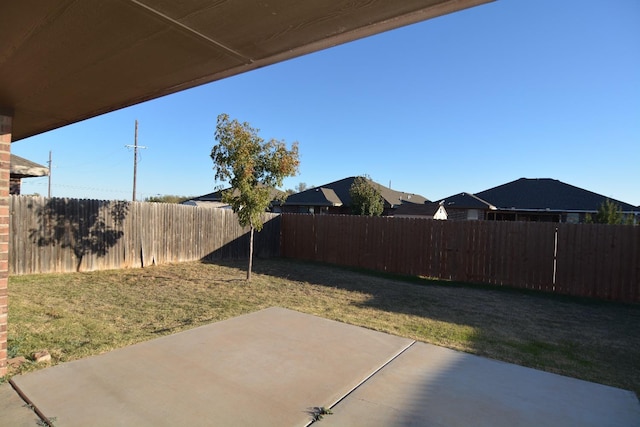 view of yard with a patio