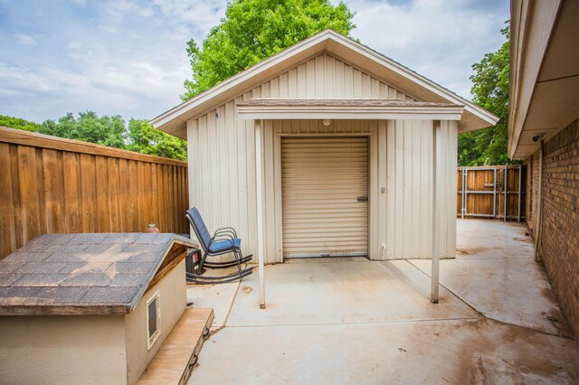 7802 Zoar Ave, Lubbock, TX 79424 - view of shed featuring a fenced backyard