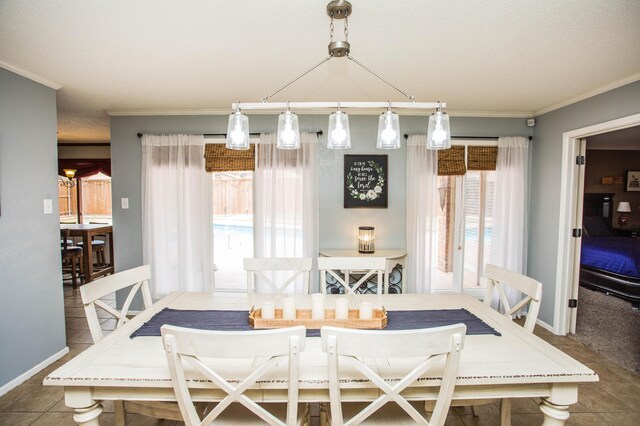 7802 Zoar Ave, Lubbock, TX 79424 - dining room featuring ornamental molding