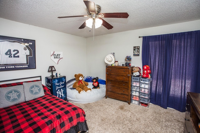 7802 Zoar Ave, Lubbock, TX 79424 - carpeted bedroom featuring a textured ceiling and ceiling fan