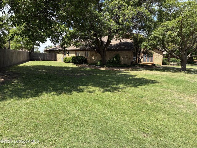 1423 Cherry Blossom Dr, Littlefield, TX 79339 - view of yard