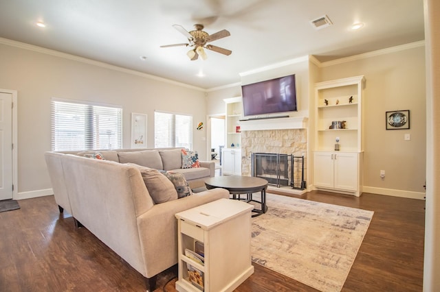 living room featuring dark wood-type flooring and crown molding