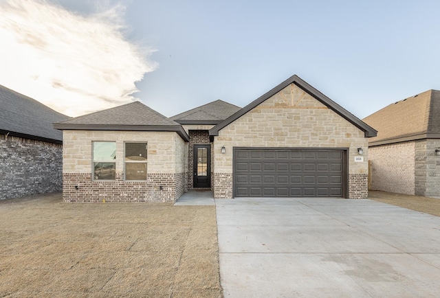 view of front facade featuring a garage