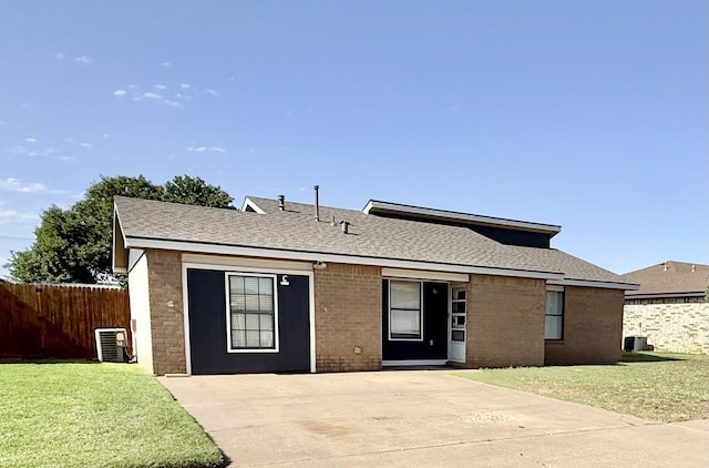 305 E 19th St, Wolfforth, TX 79382 - photo 2