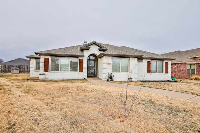 view of front of house with a front yard