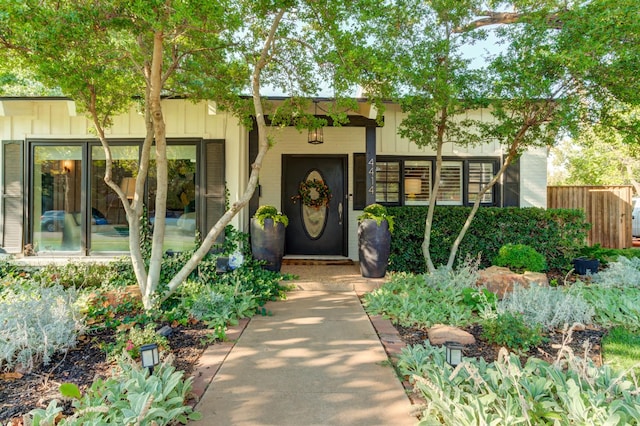 view of property entrance