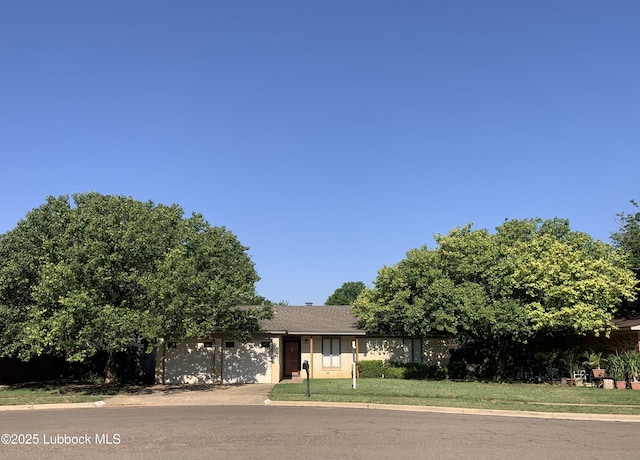 8012 Beaufort Ave, Lubbock, TX 79424 - photo 1