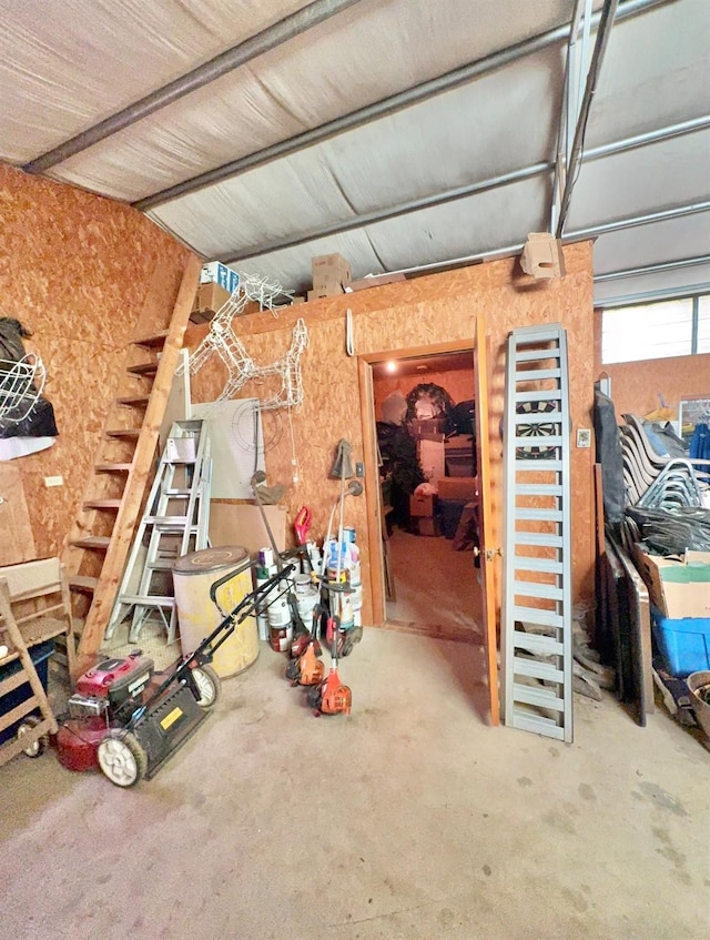 819 N Amherst Hwy, Earth, TX 79031 - view of garage