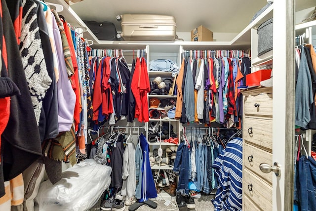 2541 137th St, Lubbock, TX 79423 - spacious closet featuring carpet flooring
