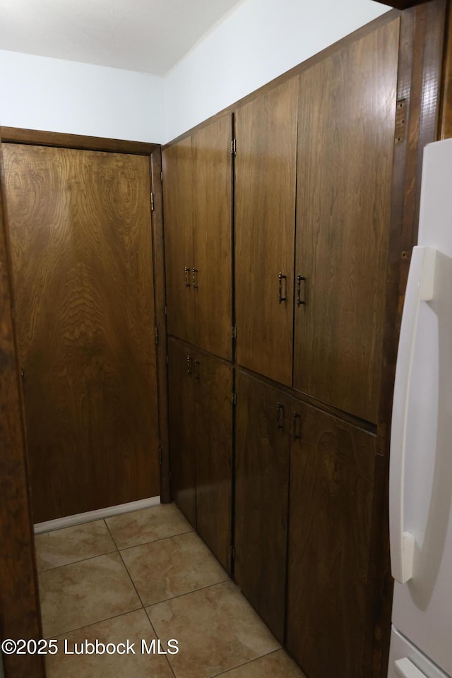 2512 Holliday Dr, Plainview, TX 79072 - detailed view of freestanding refrigerator