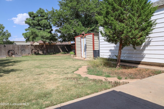 2512 Holliday Dr, Plainview, TX 79072 - view of yard