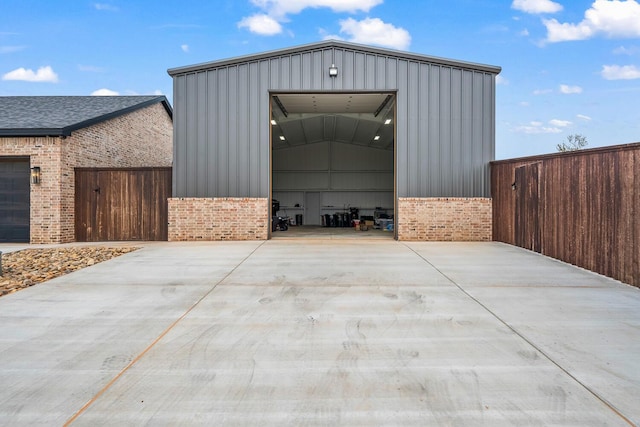 7733 46th St, Lubbock, TX 79407 - detached garage featuring concrete driveway