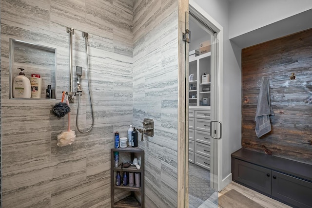 7733 46th St, Lubbock, TX 79407 - full bathroom featuring tiled shower