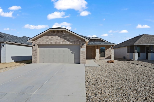 view of front facade with a garage