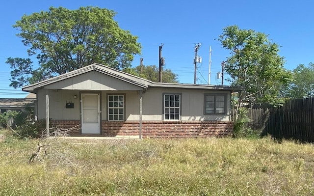 view of front of property