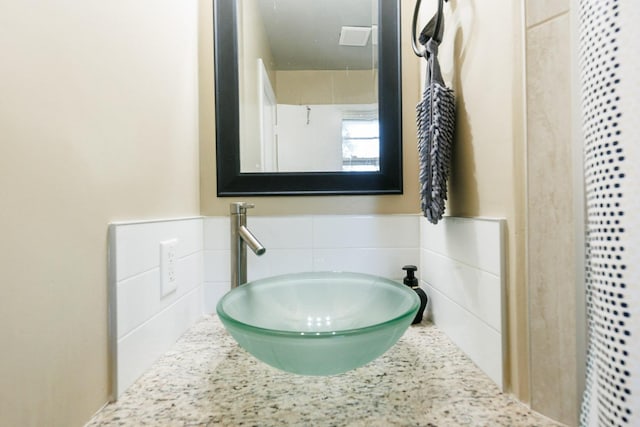 bathroom featuring sink