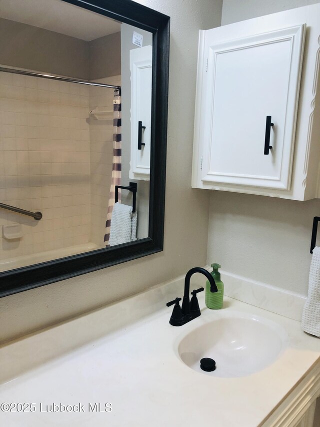 5712 73rd St, Lubbock, TX 79424 - full bath with vanity