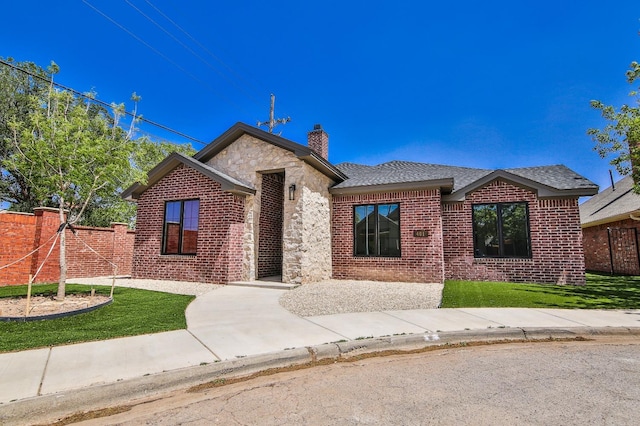 view of front of house with a front yard