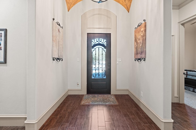 entryway with crown molding