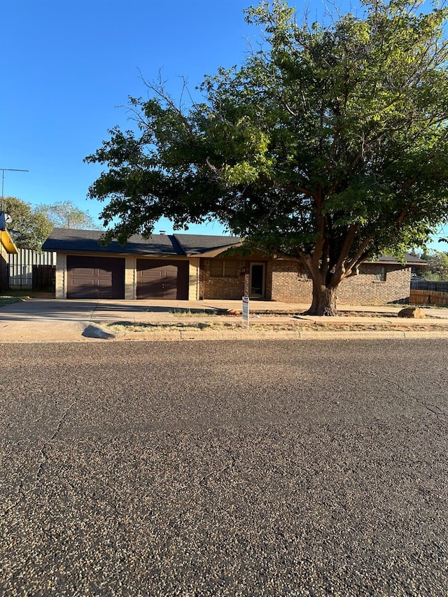905 E Ripley St, Brownfield, TX 79316 - photo 1