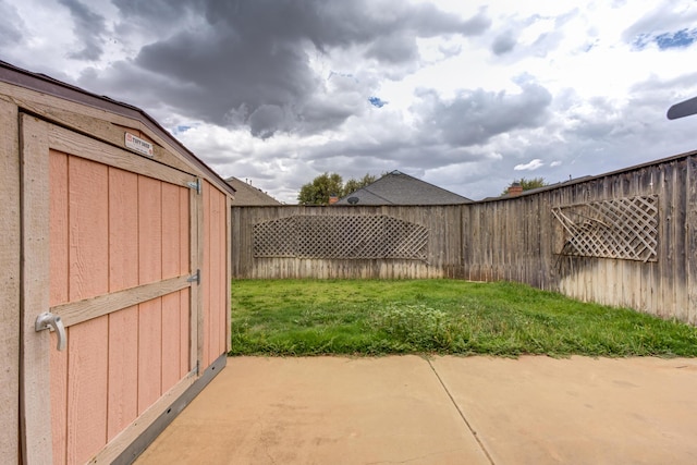 4107 101st St, Lubbock, TX 79423 - fenced backyard featuring a patio area