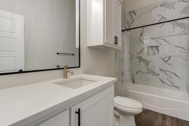 4603 140th St, Lubbock, TX 79424 - bathroom featuring vanity, shower / tub combo, and wood finished floors