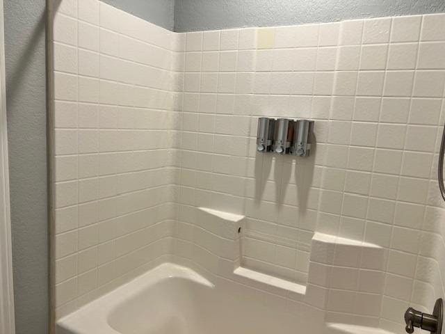 bathroom featuring shower / bathing tub combination