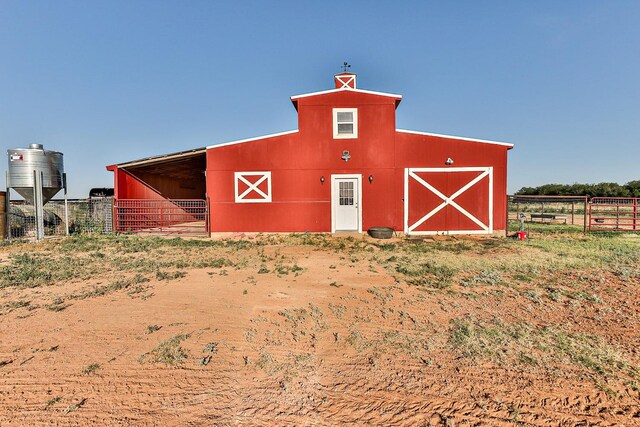 4306 Alcove Ave, Lubbock, TX 79407 - view of barn with fence