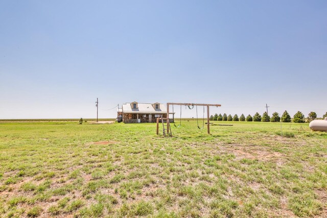 view of yard featuring a rural view