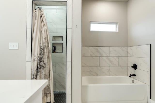 bathroom featuring shower / tub combo