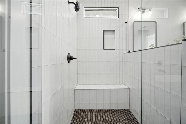 1406 Durham Ave, Wolfforth, TX 79382 - bathroom with a tile shower