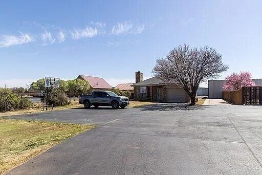 5607 Woodrow Rd, Lubbock, TX 79424 - photo 5