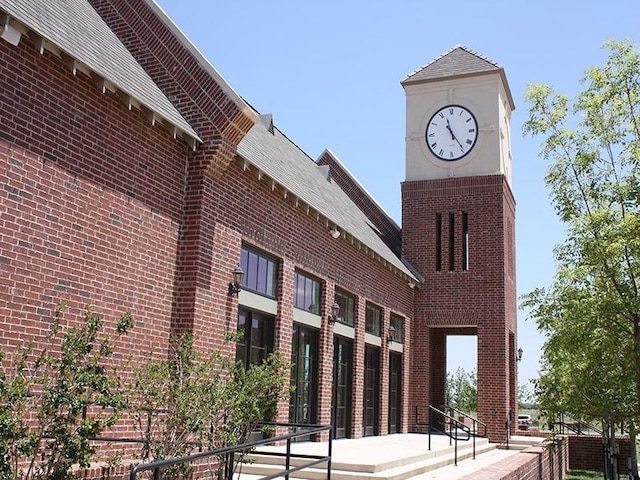 view of building exterior