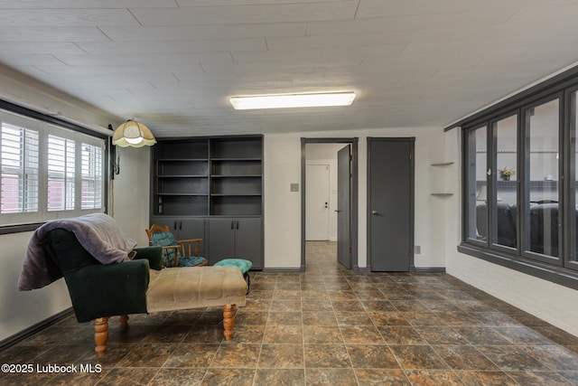 2608 74th Pl, Lubbock, TX 79423 - sitting room with baseboards