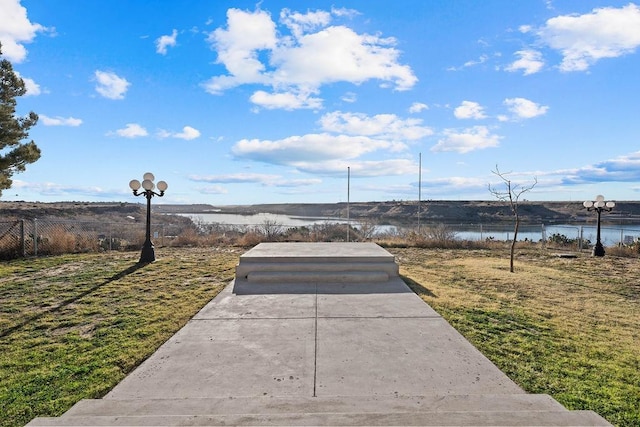 view of yard featuring a water view