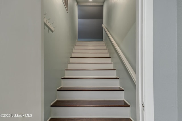 4517 9th St, Lubbock, TX 79416 - view of staircase