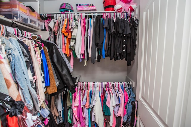 2911 111th St, Lubbock, TX 79423 - view of walk in closet