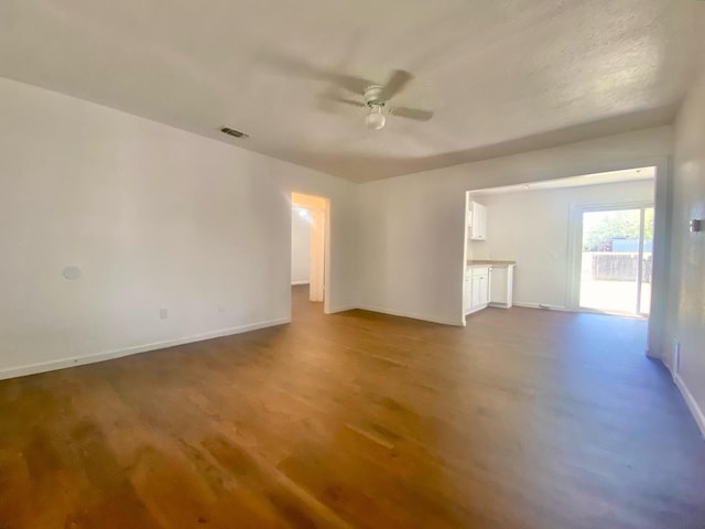 unfurnished room with ceiling fan