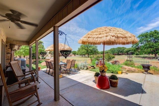 view of patio with ceiling fan