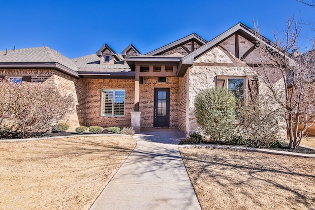 view of front of house with a front yard