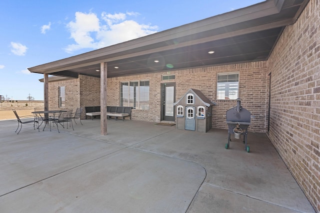 view of patio featuring outdoor lounge area