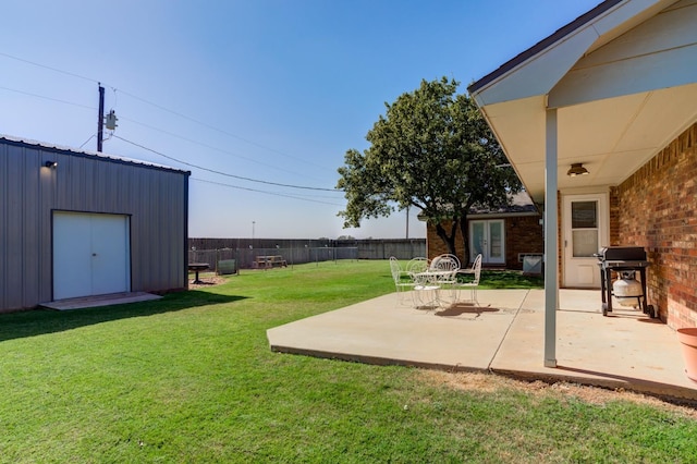 view of yard with a patio