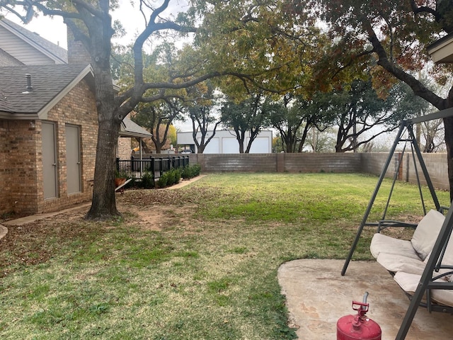 view of yard with a patio