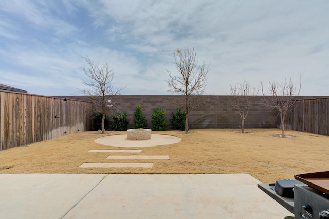 3713 128th St, Lubbock, TX 79423 - fenced backyard featuring a patio